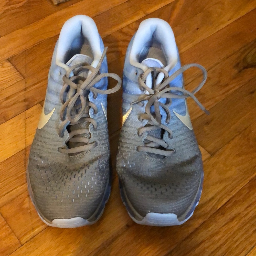 Nike airmax never worn tennis shoes